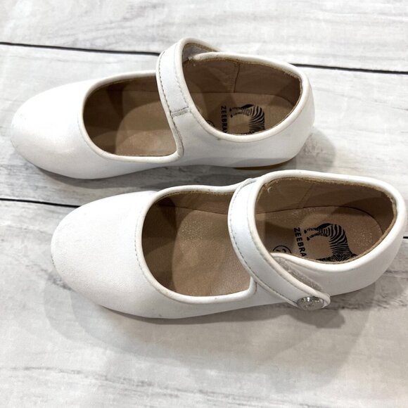 Zeebra White Mary-Janes - Picture 5 of 11